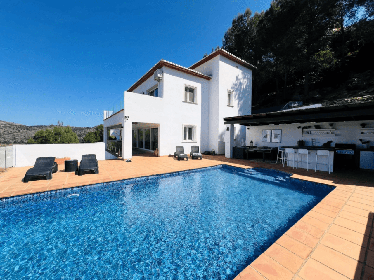 Modern villa with tourist license and sea view in La Sella Golf, Pedreguer, Costa Blanca.