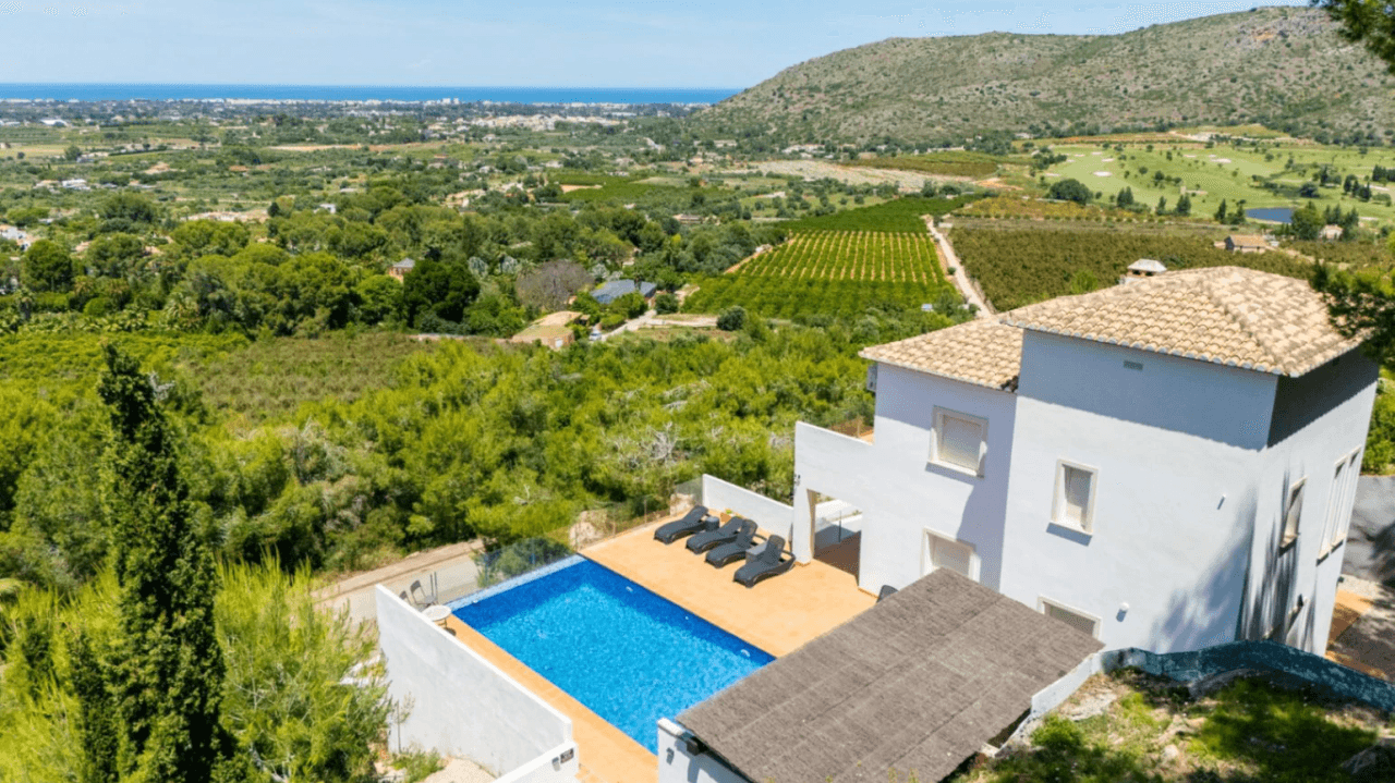 Villa moderne avec licence touristique et vue sur la mer à La Sella Golf, Pedreguer, Costa Blanca