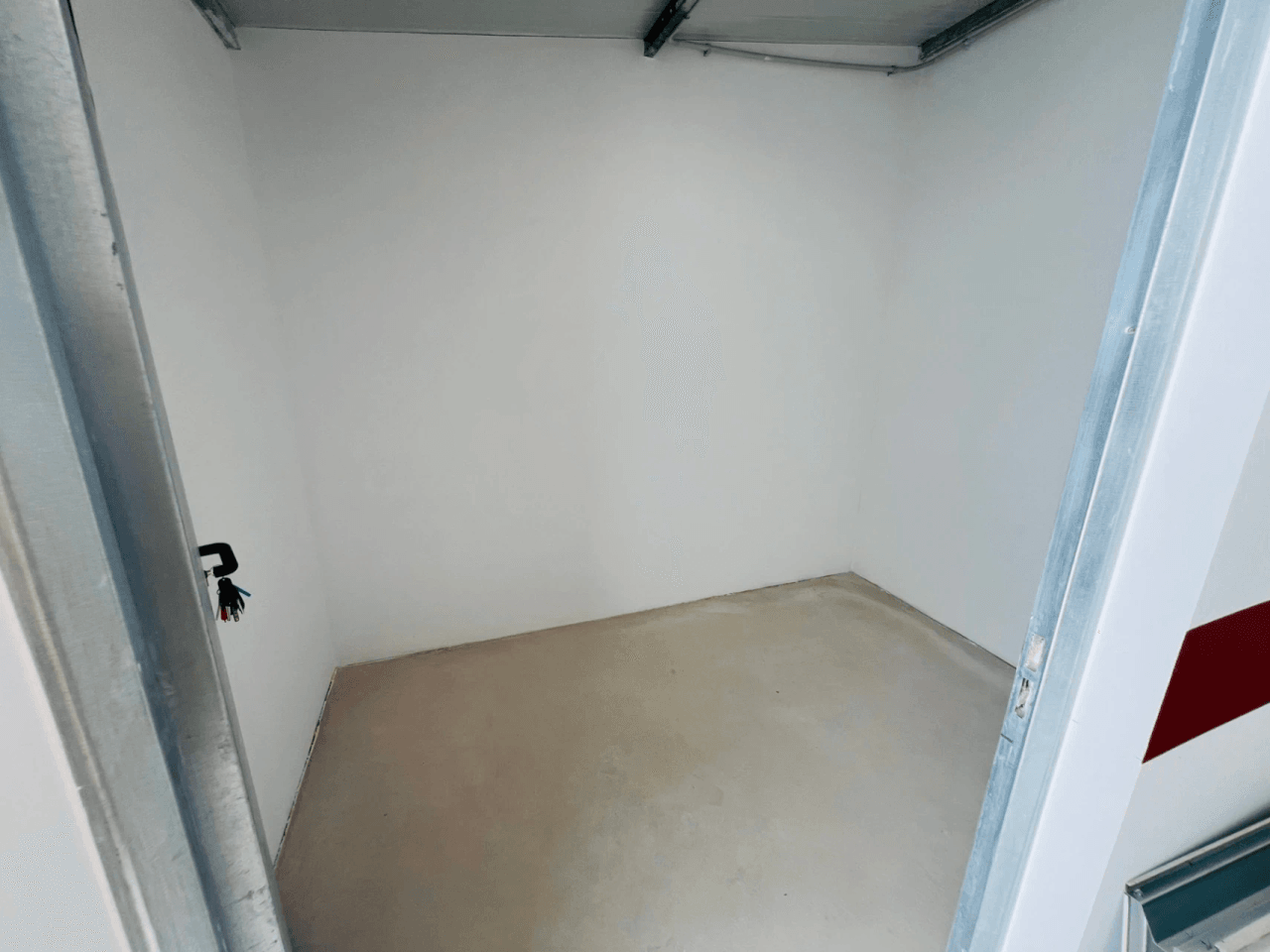 Fantastisch nieuw gebouwde appartement op de begane grond met een ruime patio-terras op het zuiden voor langdurige verhuur in La Xara, Denia, Costa Blanca.