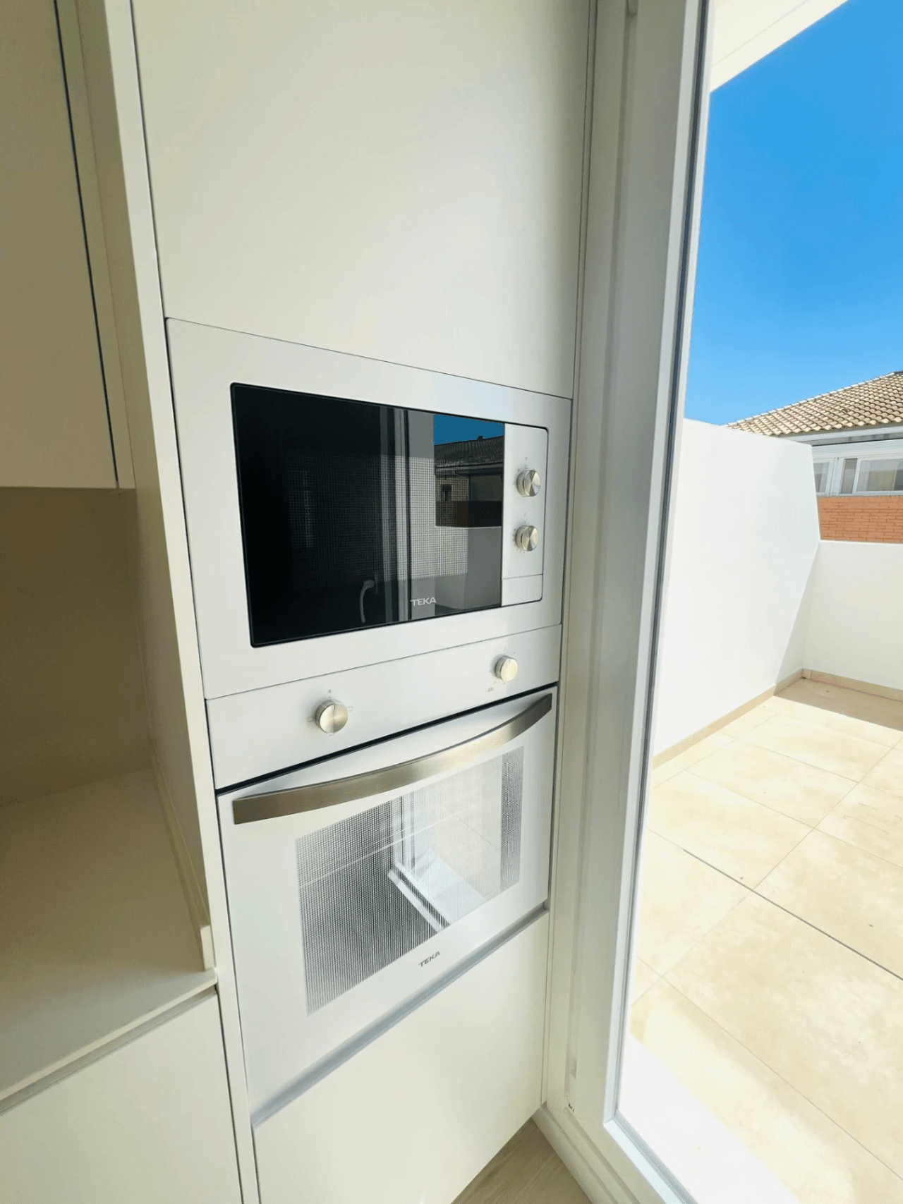 Spectaculaire nieuwe penthouse in La Xara! Eerste bewoning, uitgerust met toestellen en klaar om in te trekken in La Xara, Denia, Costa Blanca.