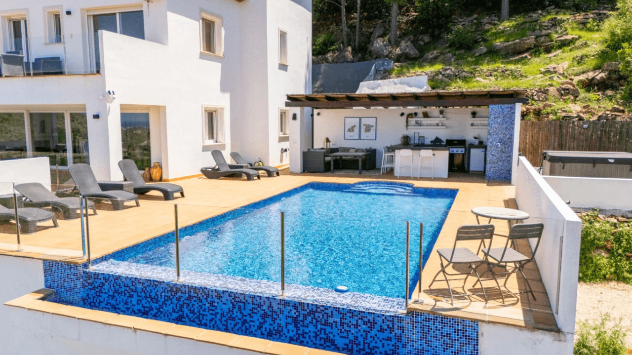 Villa moderne avec licence touristique et vue sur la mer à La Sella Golf, Pedreguer, Costa Blanca