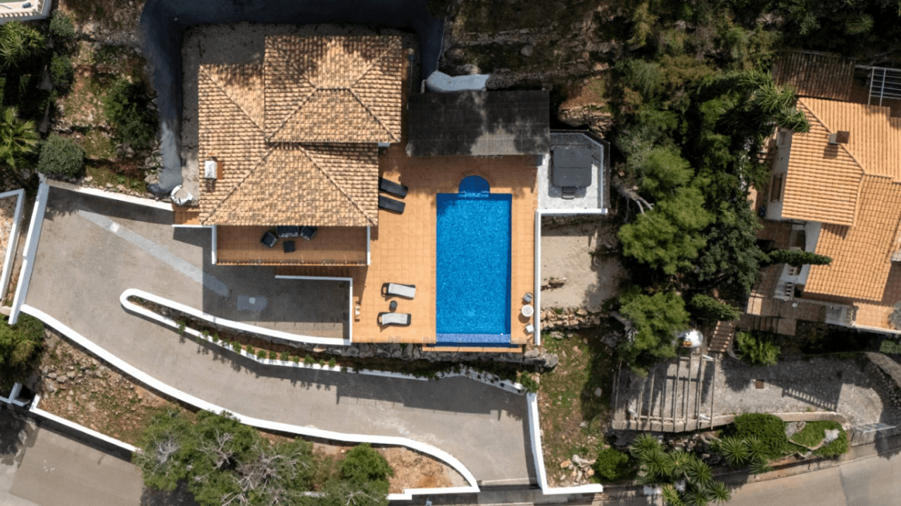 Modern villa with tourist license and sea view in La Sella Golf, Pedreguer, Costa Blanca.