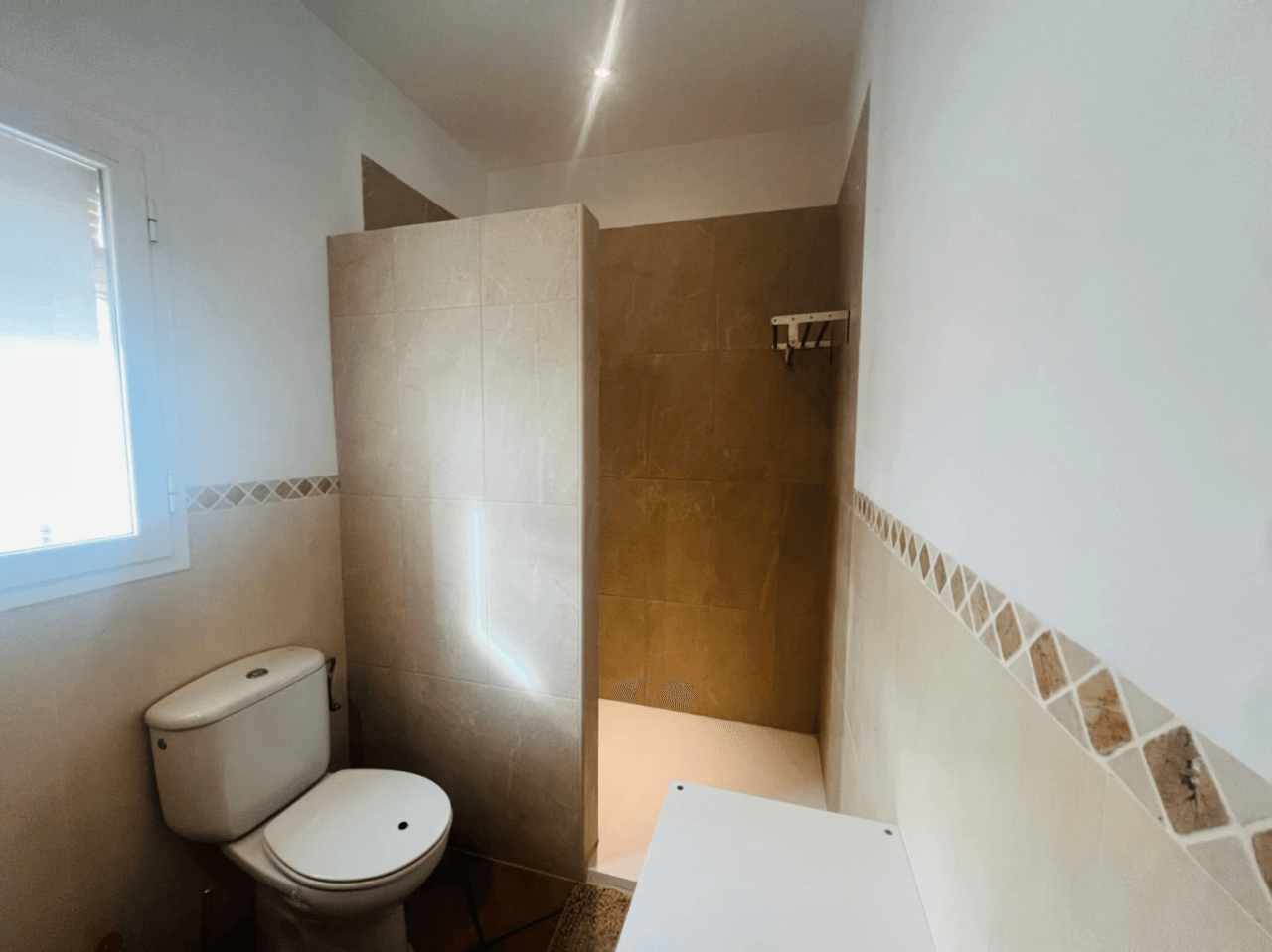 Prachtige villa met 3 slaapkamers, omgeven door de natuur en met uitzicht op bergen, te koop in Tormos, Orba Valley, Costa Blanca.