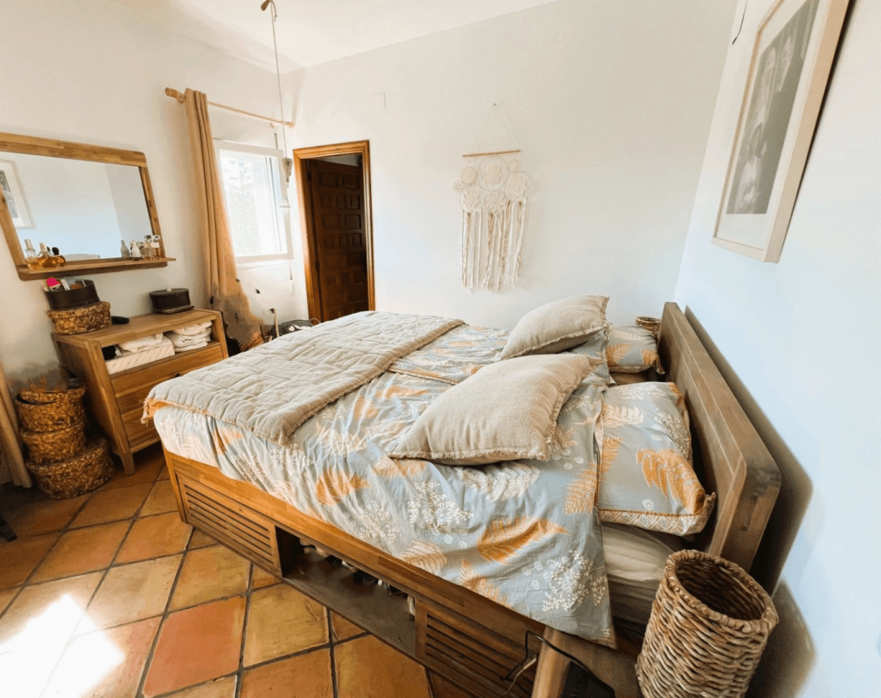 Prachtige villa met 3 slaapkamers, omgeven door de natuur en met uitzicht op bergen, te koop in Tormos, Orba Valley, Costa Blanca.