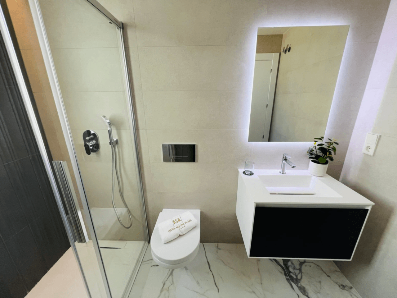 Contemporary villas recently built within walking distance of all amenities are for sale in Denia, Costa Blanca.