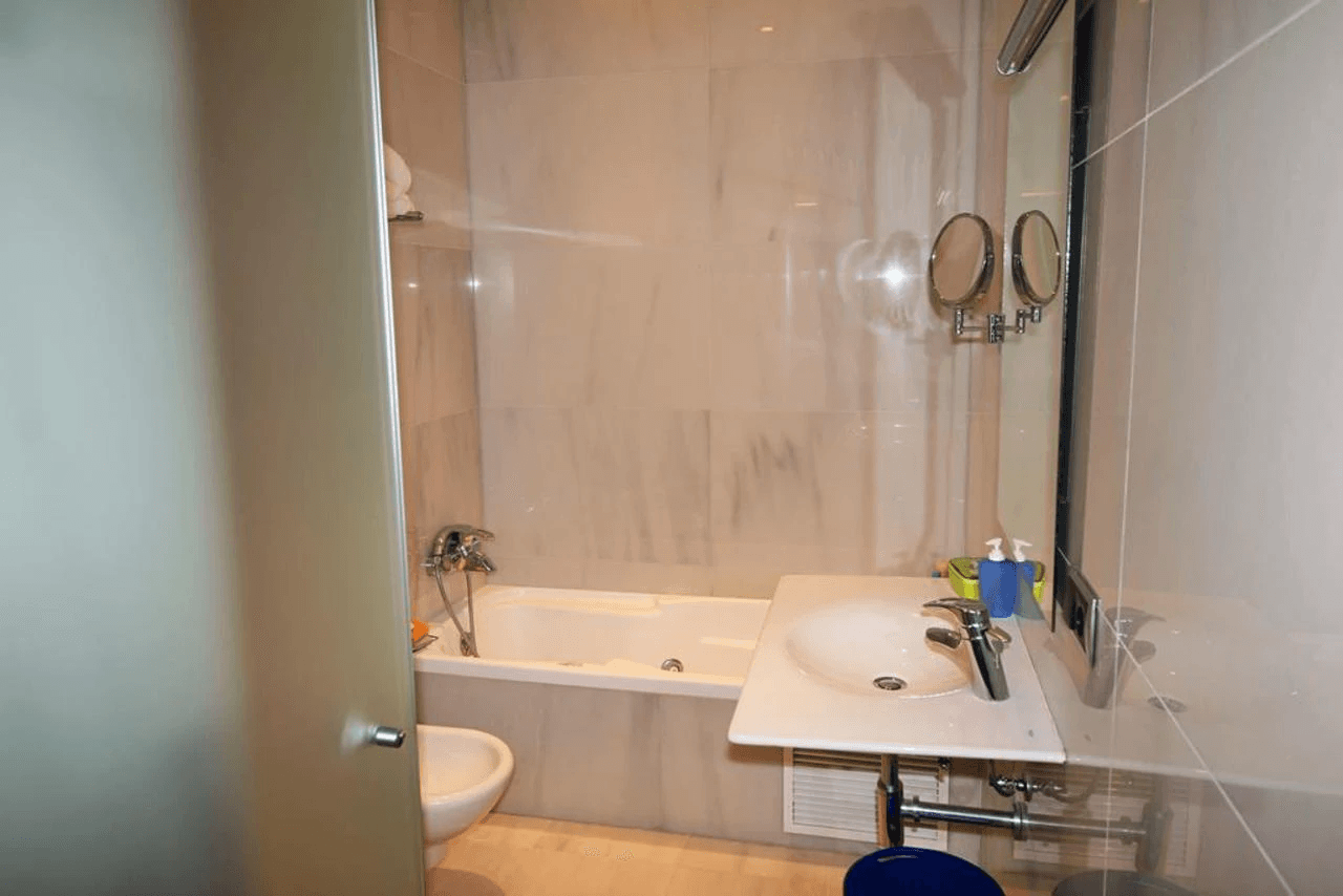 Een uitzonderlijke villa met een uniek ontwerp en op een prachtige locatie te koop in de Sella Golf, Pedreguer, Costa Blanca.