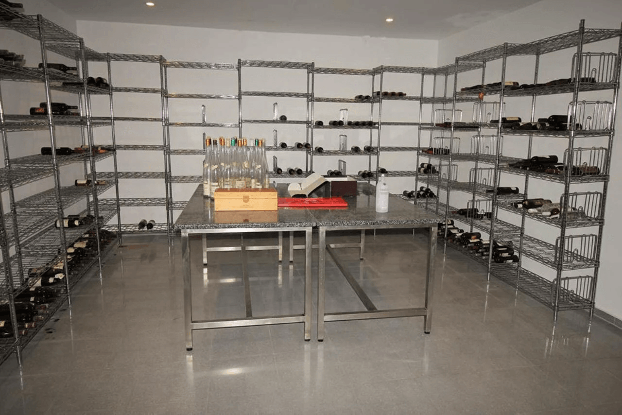 Een uitzonderlijke villa met een uniek ontwerp en op een prachtige locatie te koop in de Sella Golf, Pedreguer, Costa Blanca.