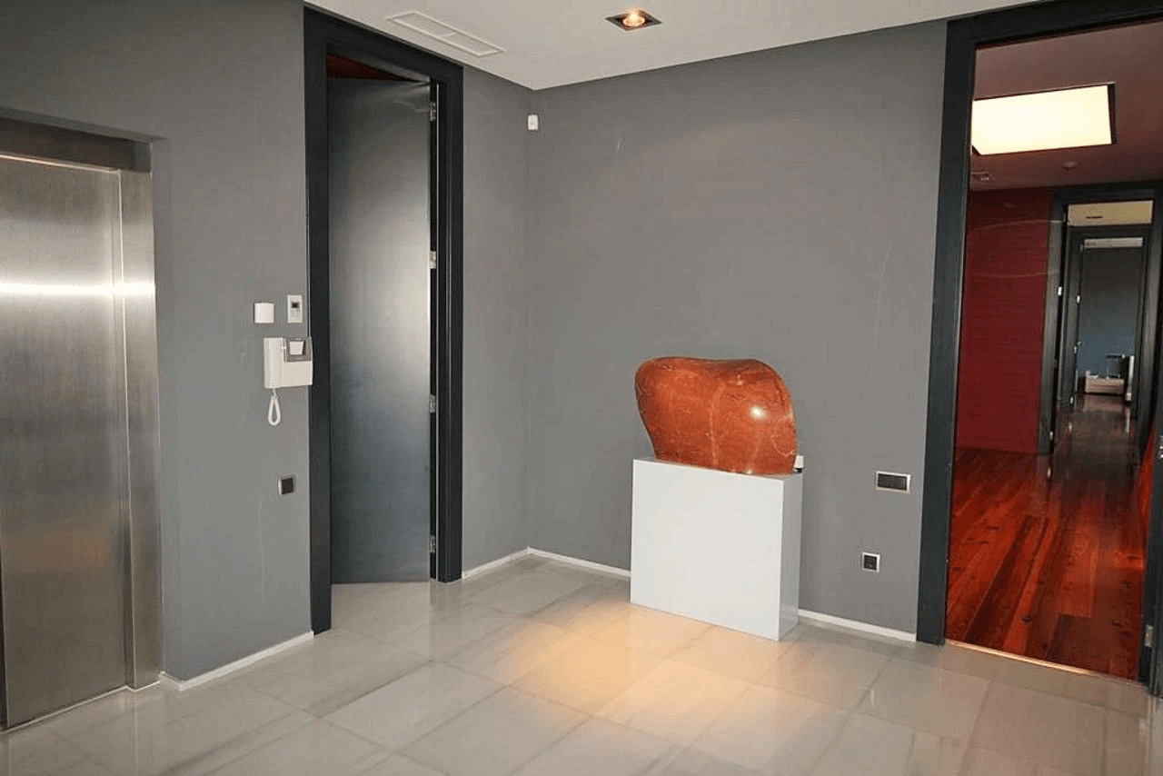 Een uitzonderlijke villa met een uniek ontwerp en op een prachtige locatie te koop in de Sella Golf, Pedreguer, Costa Blanca.