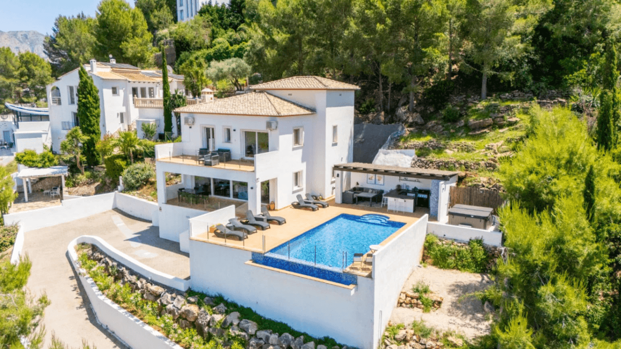 Villa moderna con licencia turística y vistas al mar en La Sella Golf, Pedreguer, Costa Blanca