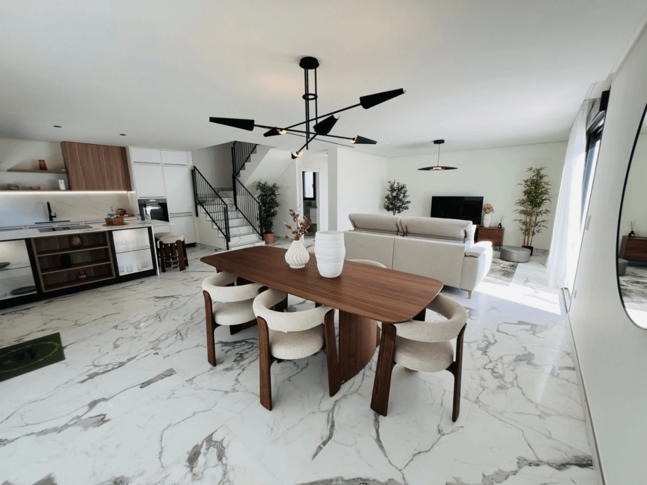 Villas contemporaines récemment construites à distance de marche de toutes les commodités à vendre à Denia, Costa Blanca.