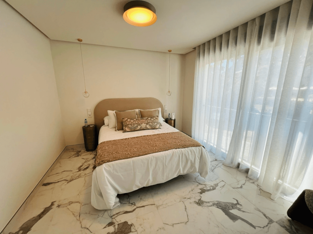 Villas contemporaines récemment construites à distance de marche de toutes les commodités à vendre à Denia, Costa Blanca.