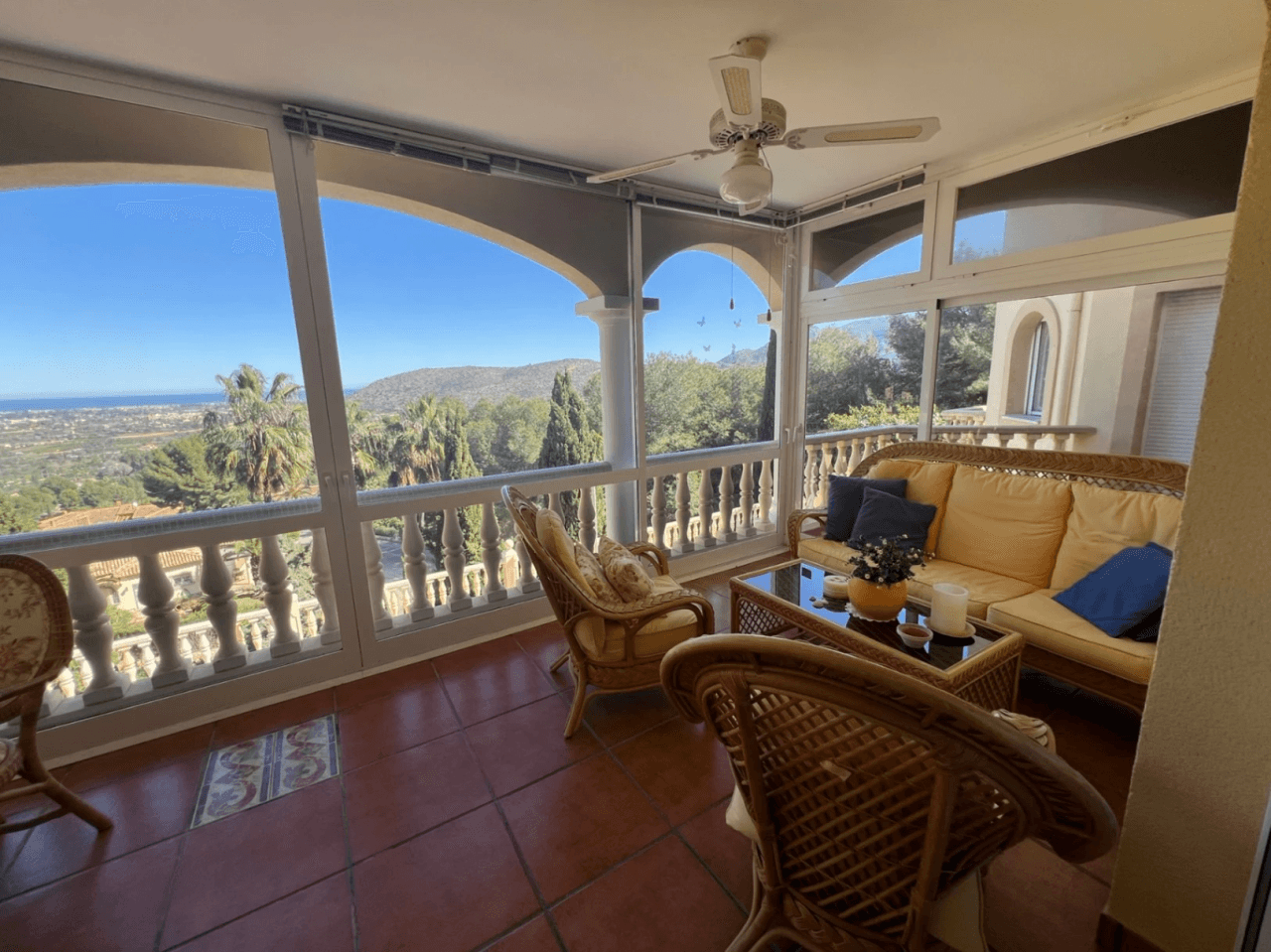 Klassieke Elegantie en Oneindige Horizon: Mediterraanse Villa met Dubbele Perceel en Zeezicht in La Sella Golf Resort, Pedreguer, Costa Blanca