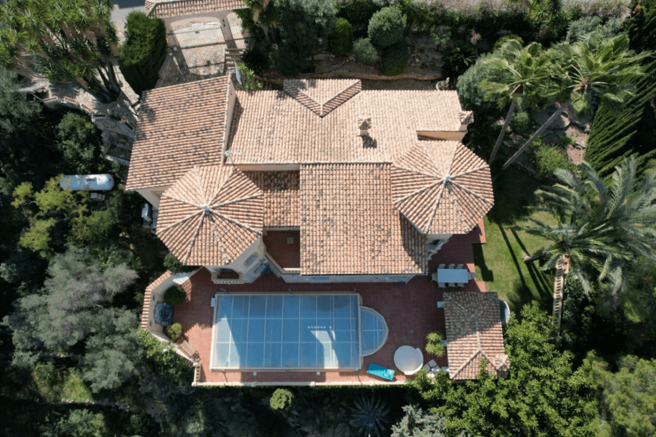 Klassieke Elegantie en Oneindige Horizon: Mediterraanse Villa met Dubbele Perceel en Zeezicht in La Sella Golf Resort, Pedreguer, Costa Blanca